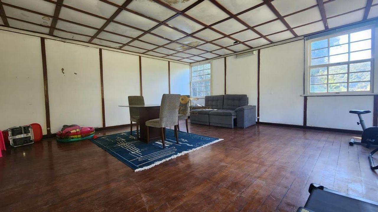 Casa à venda com 8 quartos, 1700m² - Foto 29