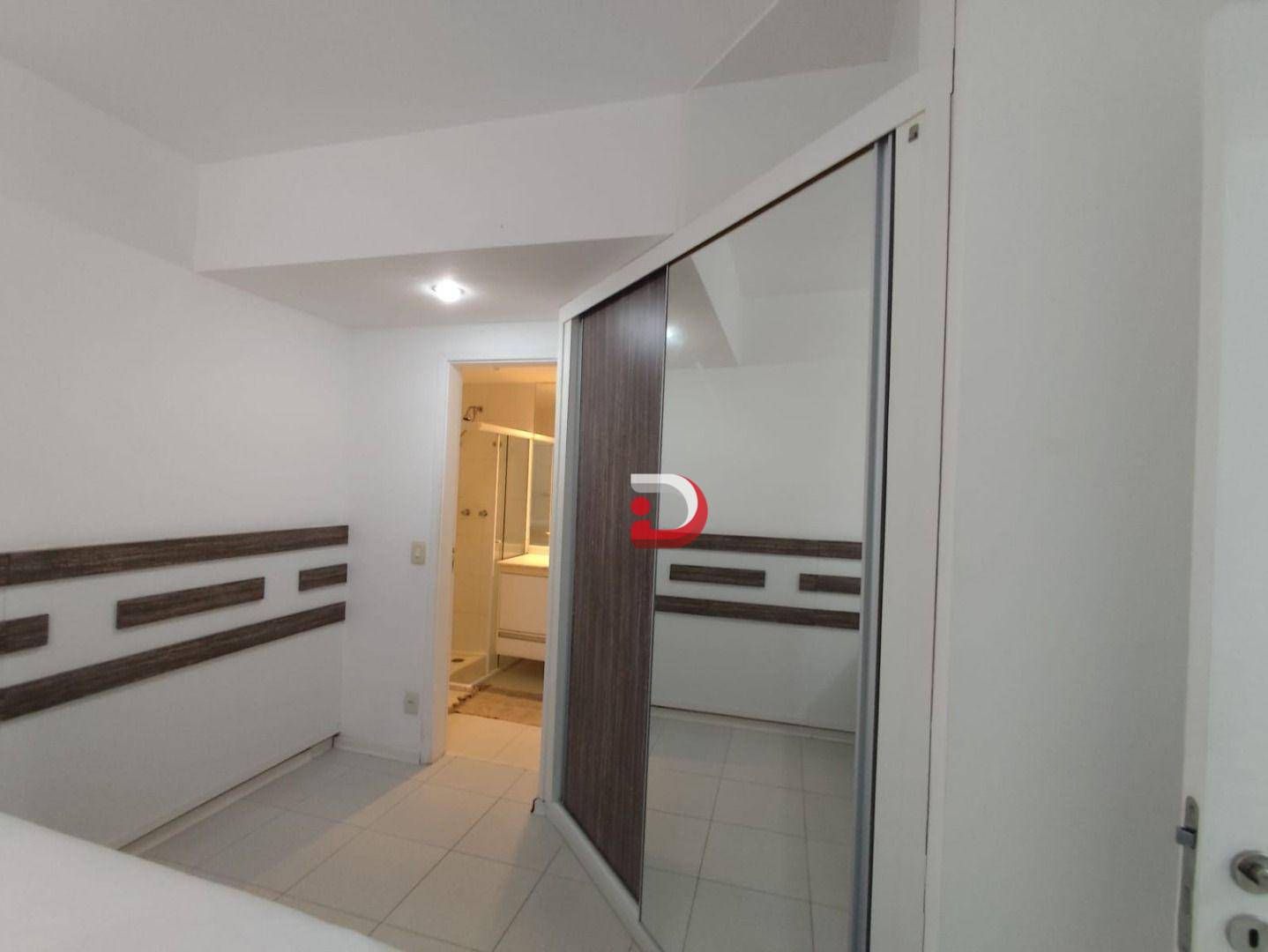 Apartamento à venda com 2 quartos, 70m² - Foto 13