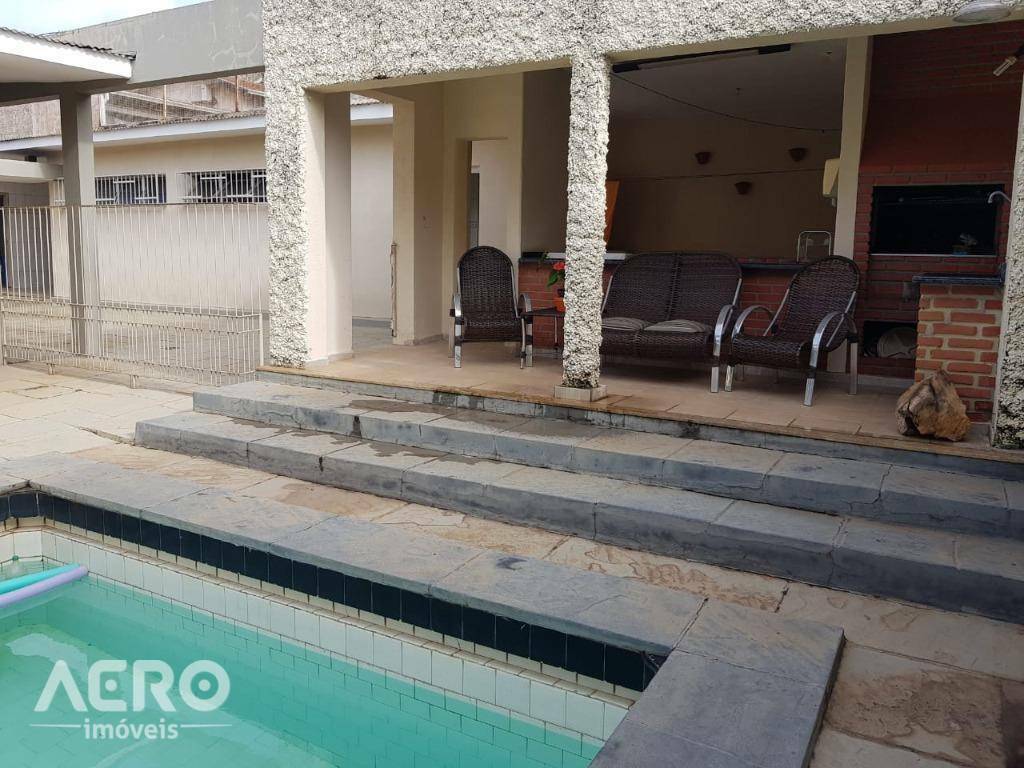 Casa à venda com 3 quartos, 316m² - Foto 13