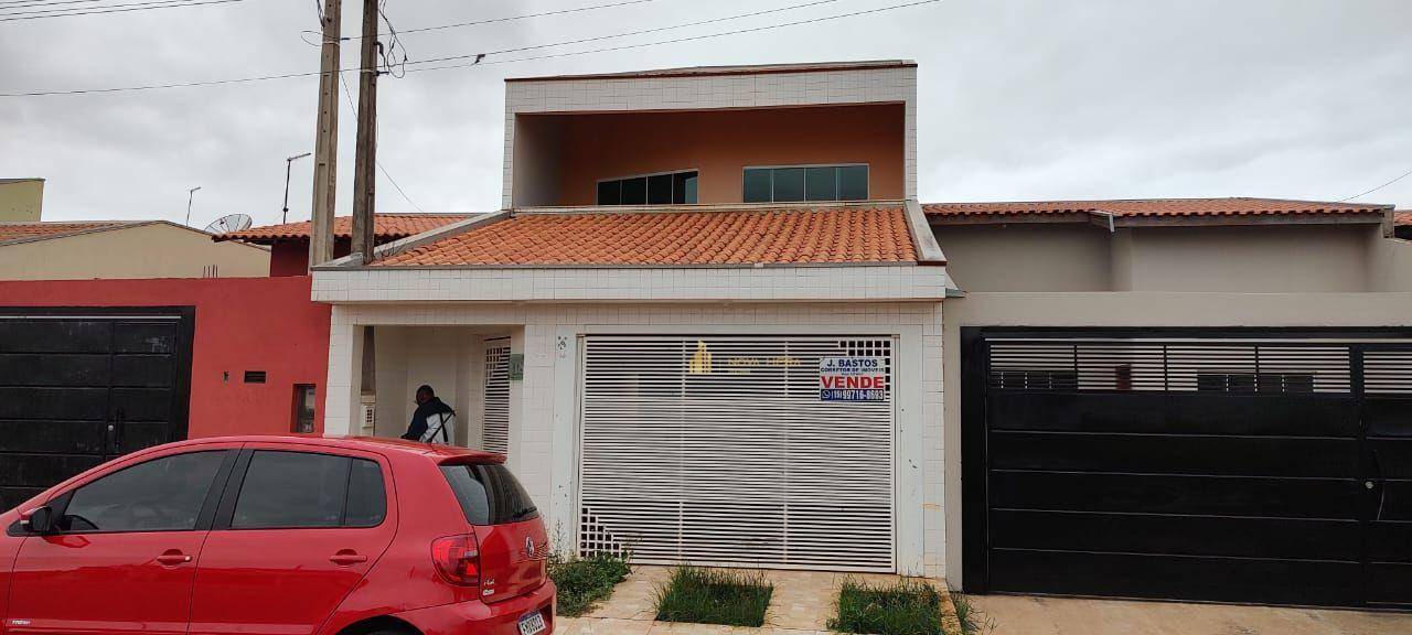 Sobrado à venda com 3 quartos, 150m² - Foto 1