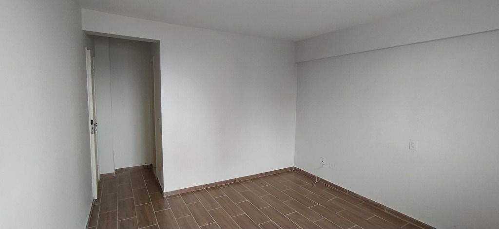 Apartamento para alugar com 3 quartos, 120m² - Foto 14