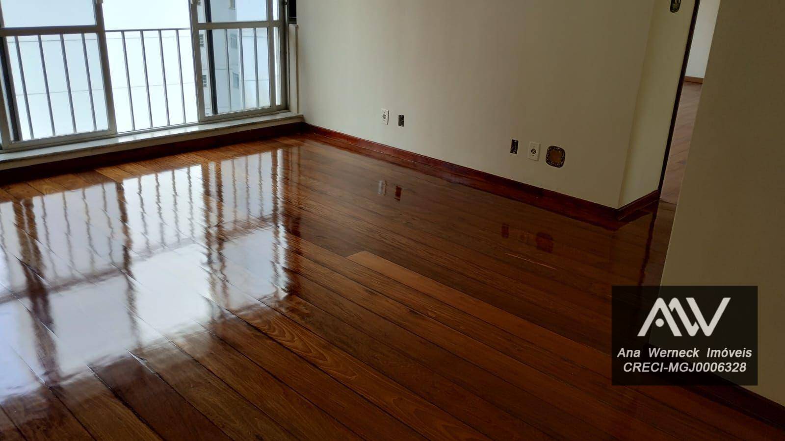 Apartamento à venda com 4 quartos, 160m² - Foto 1