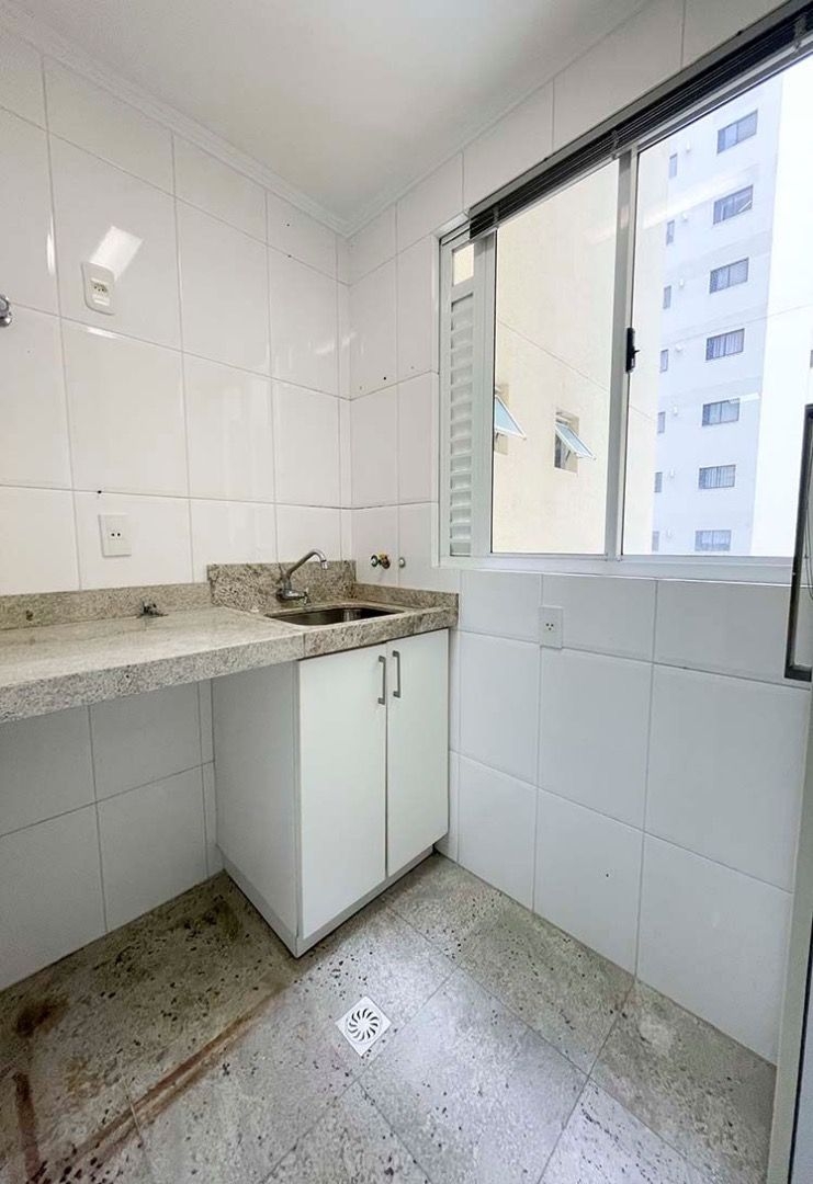 Apartamento à venda com 3 quartos, 123m² - Foto 4