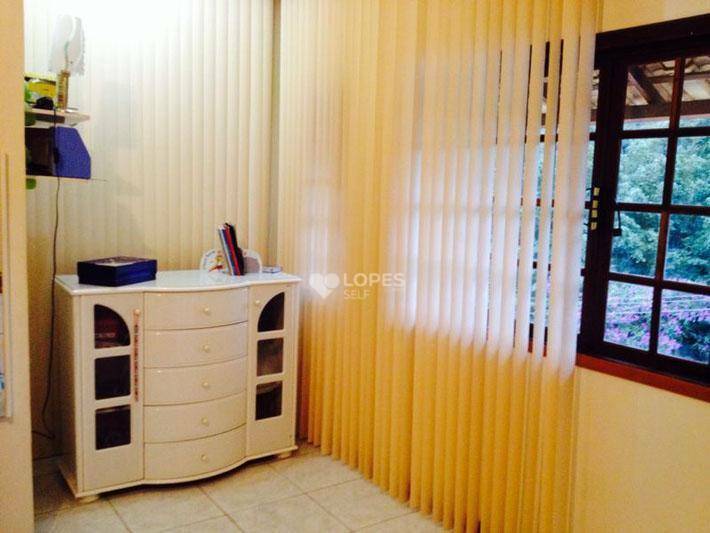 Casa de Condomínio à venda com 4 quartos, 250m² - Foto 15