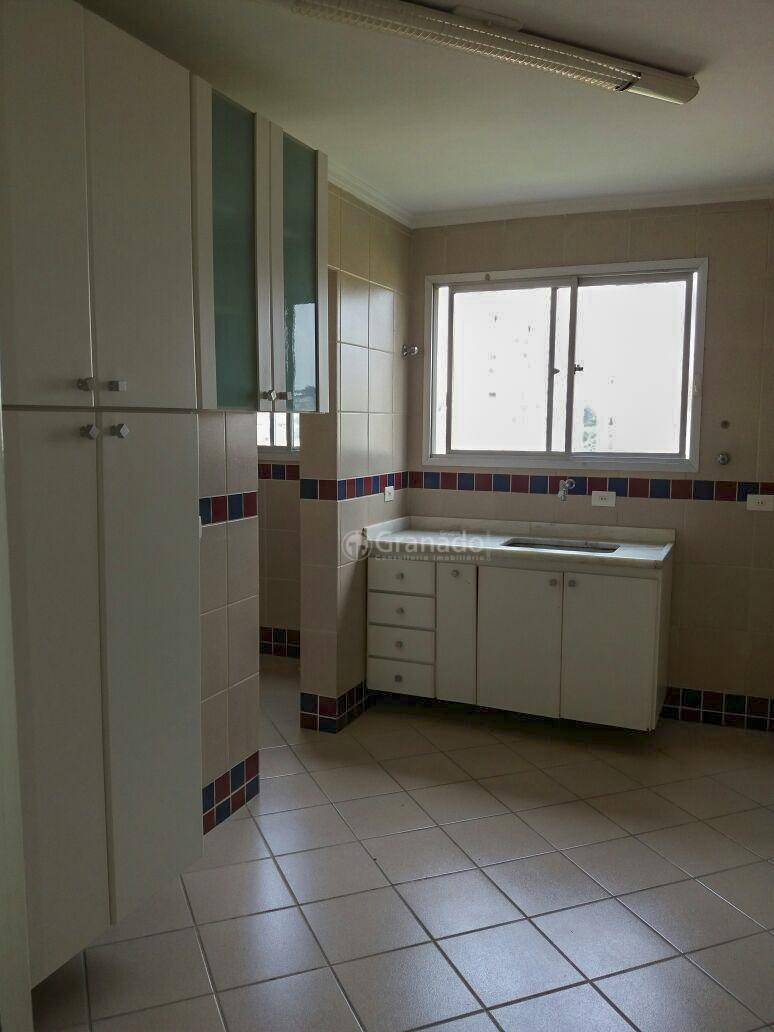 Apartamento à venda com 2 quartos, 60m² - Foto 15