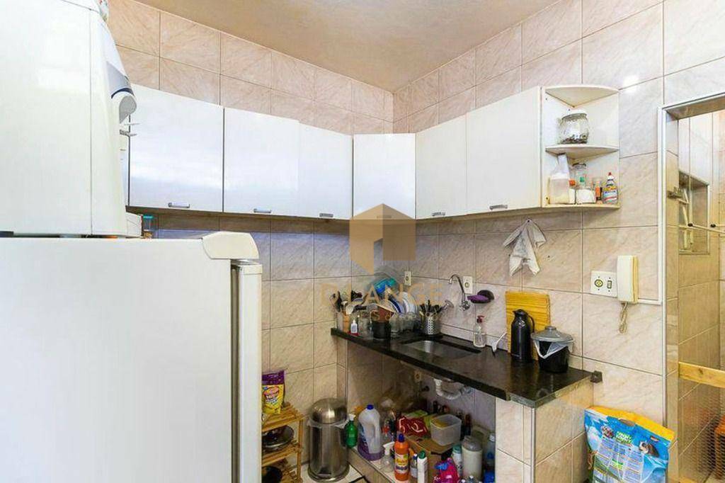 Apartamento à venda com 2 quartos, 66m² - Foto 4