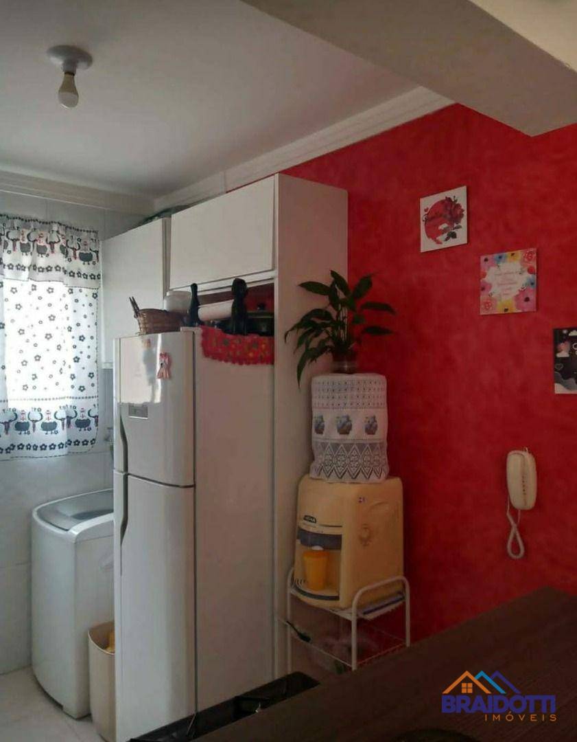 Apartamento à venda com 2 quartos, 47m² - Foto 3