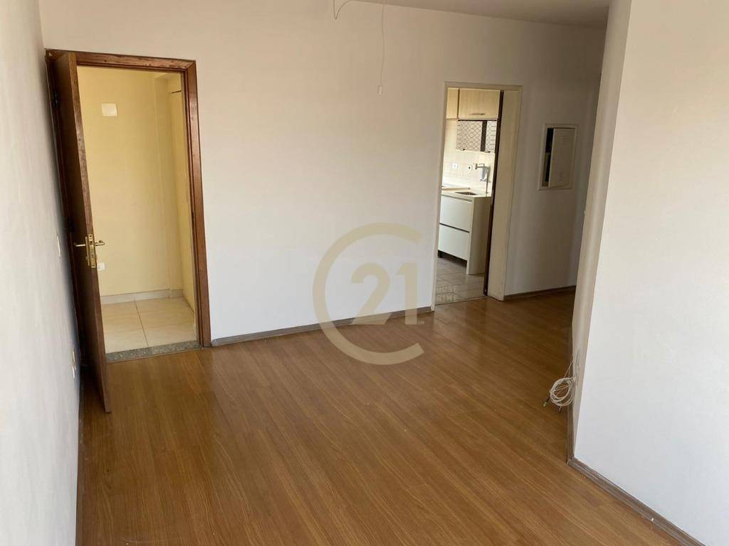 Apartamento para alugar com 2 quartos, 65m² - Foto 2