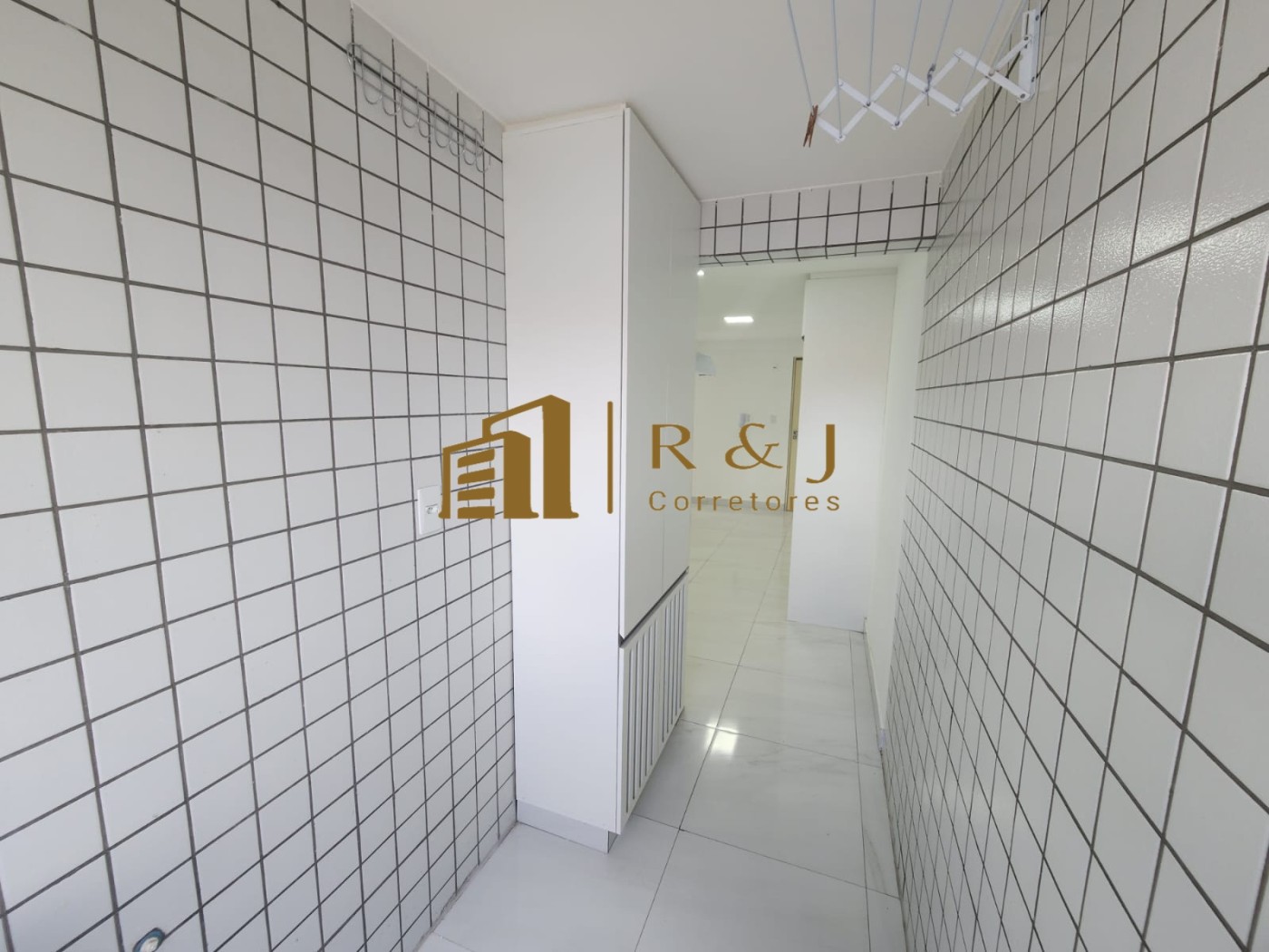 Apartamento para alugar com 3 quartos, 99m² - Foto 11