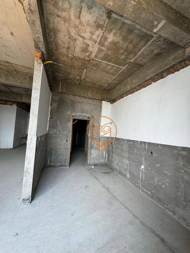 Apartamento à venda com 3 quartos, 160m² - Foto 3