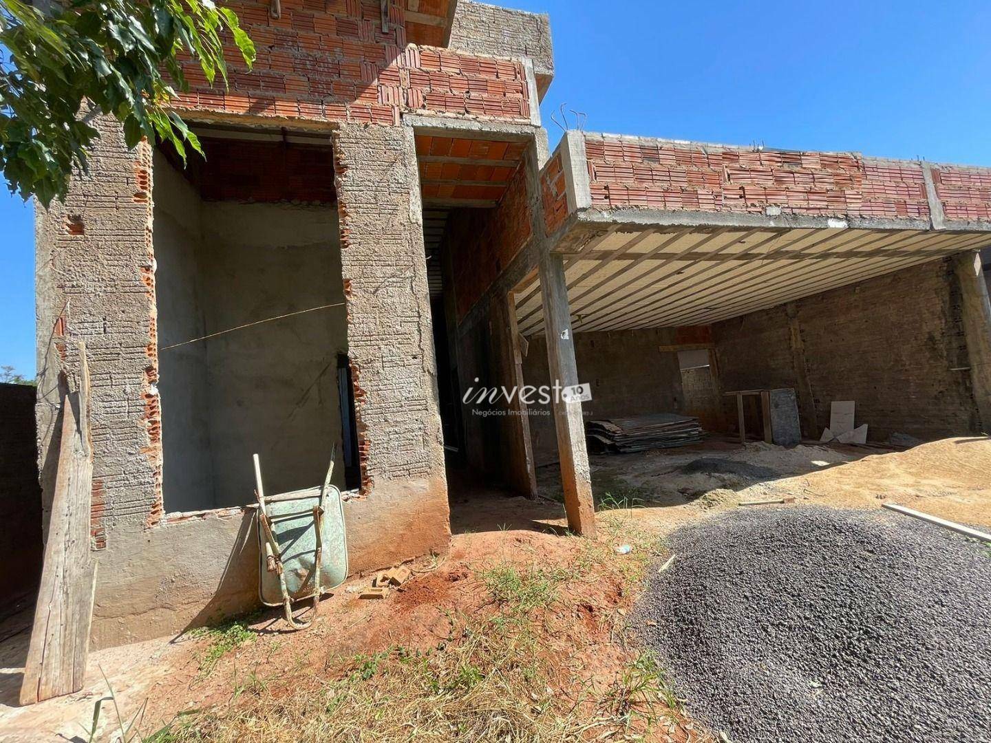 Casa à venda com 3 quartos, 200m² - Foto 1