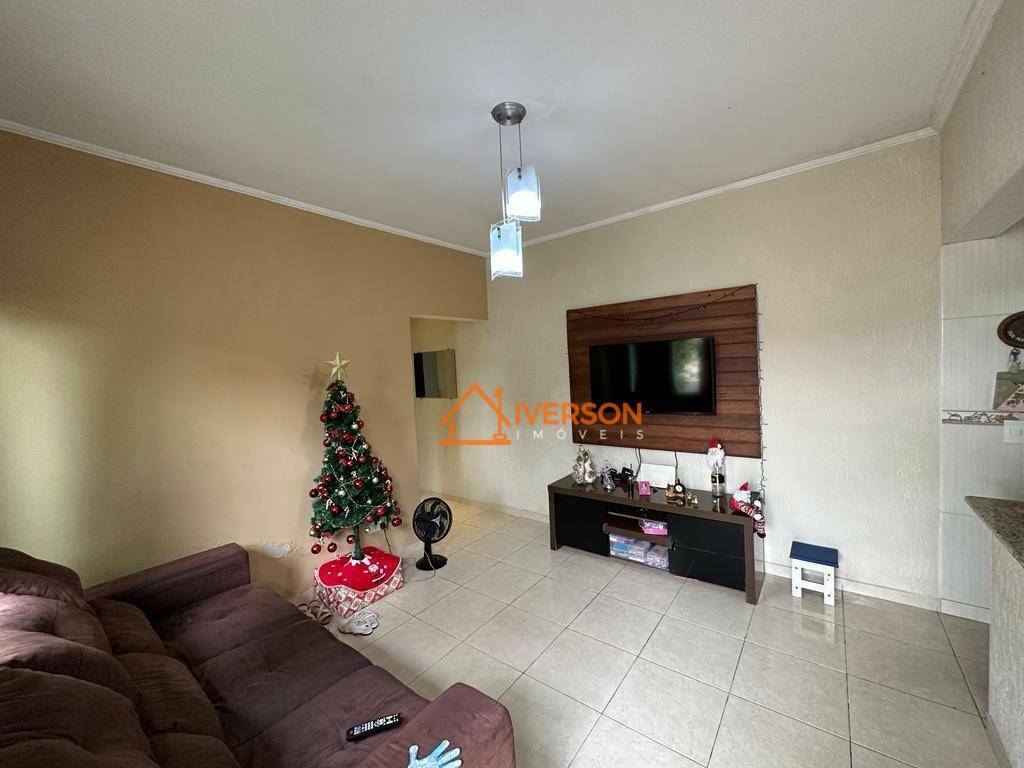 Casa à venda com 1 quarto, 60m² - Foto 2