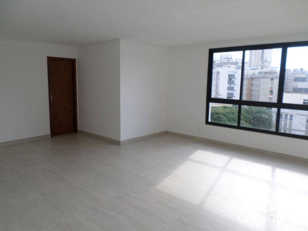 Apartamento à venda com 4 quartos, 135m² - Foto 1