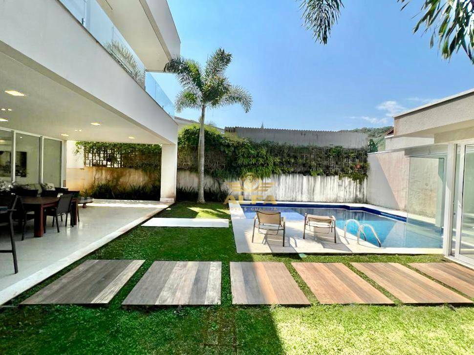 Casa de Condomínio à venda com 5 quartos, 450m² - Foto 2