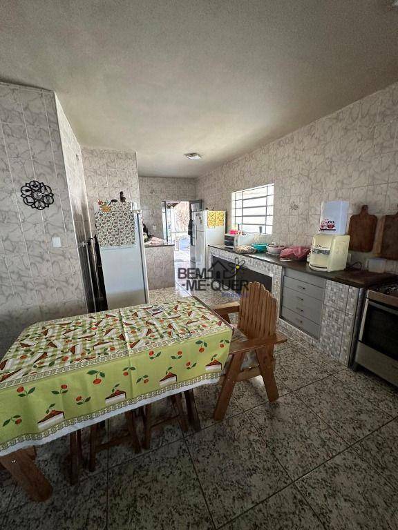 Sobrado à venda com 4 quartos, 300m² - Foto 25