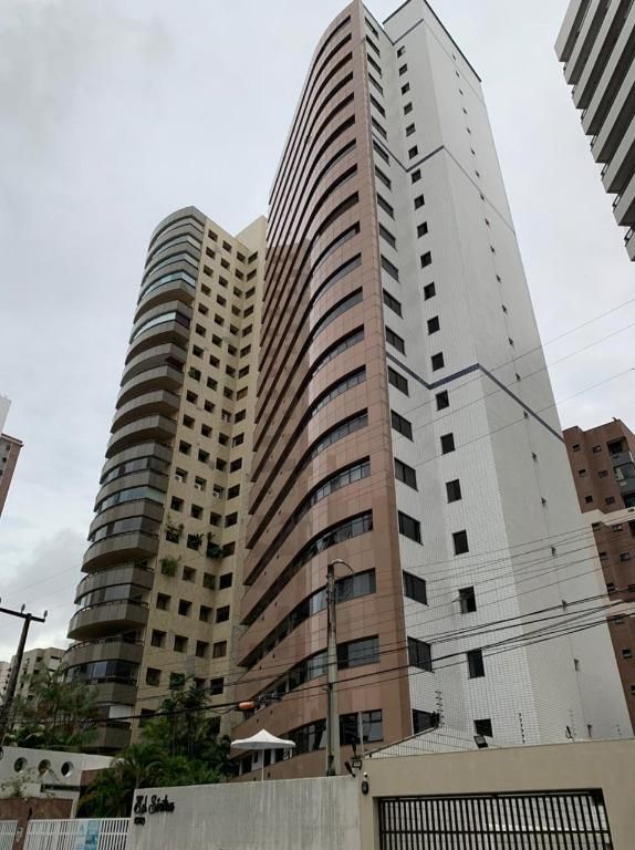 Apartamento à venda com 3 quartos, 210m² - Foto 1