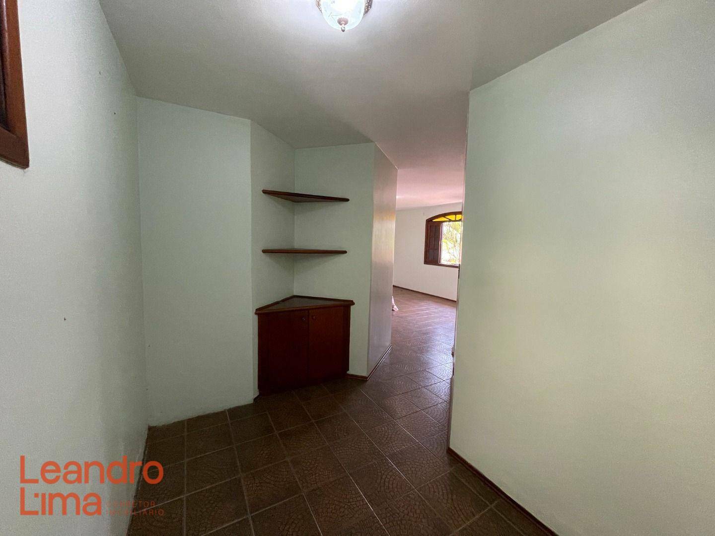 Casa à venda com 4 quartos, 350m² - Foto 26