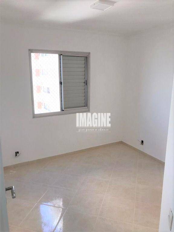 Apartamento à venda com 3 quartos, 63m² - Foto 13