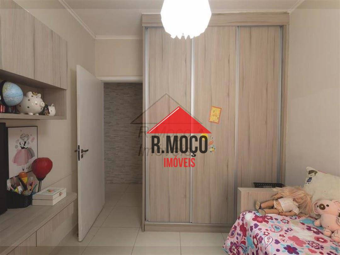 Casa à venda com 4 quartos, 380m² - Foto 12