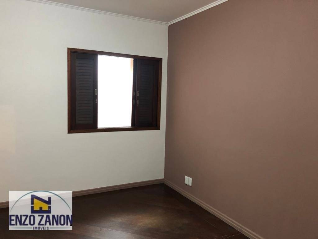 Casa para alugar com 3 quartos, 242m² - Foto 26