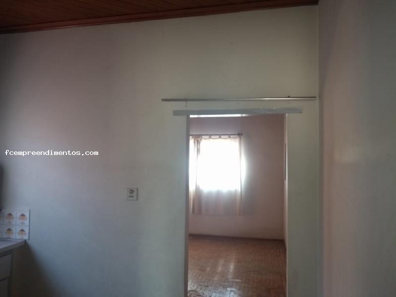 Casa à venda com 2 quartos, 300m² - Foto 1