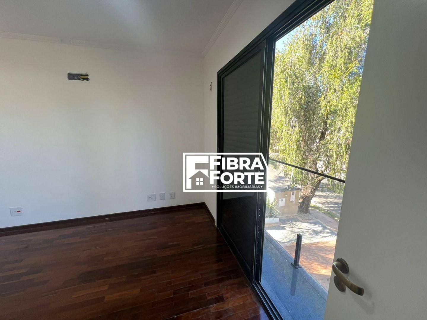 Casa de Condomínio para alugar com 5 quartos, 410m² - Foto 11