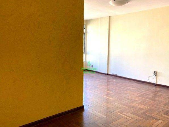 Apartamento à venda com 3 quartos, 122m² - Foto 9