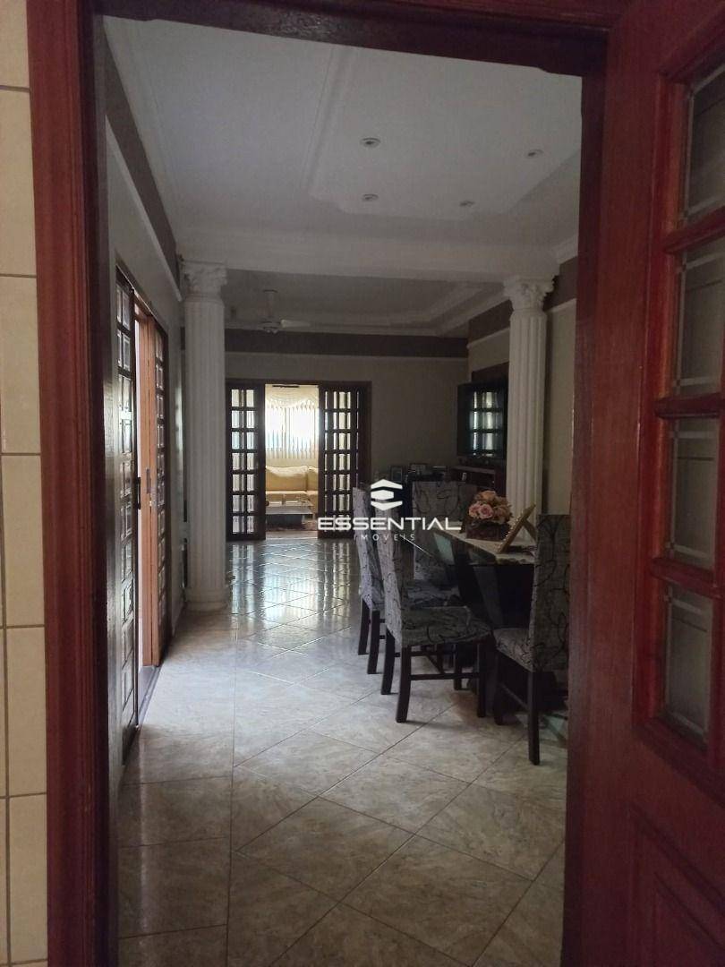 Casa à venda com 3 quartos, 234m² - Foto 5