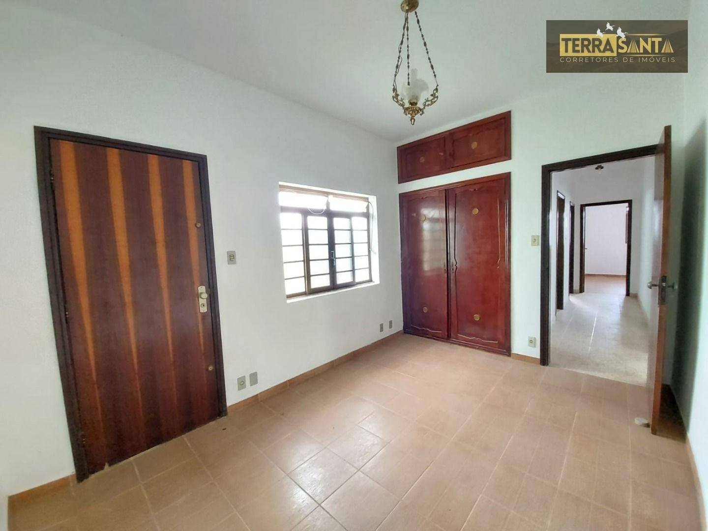 Casa à venda com 3 quartos, 260m² - Foto 4