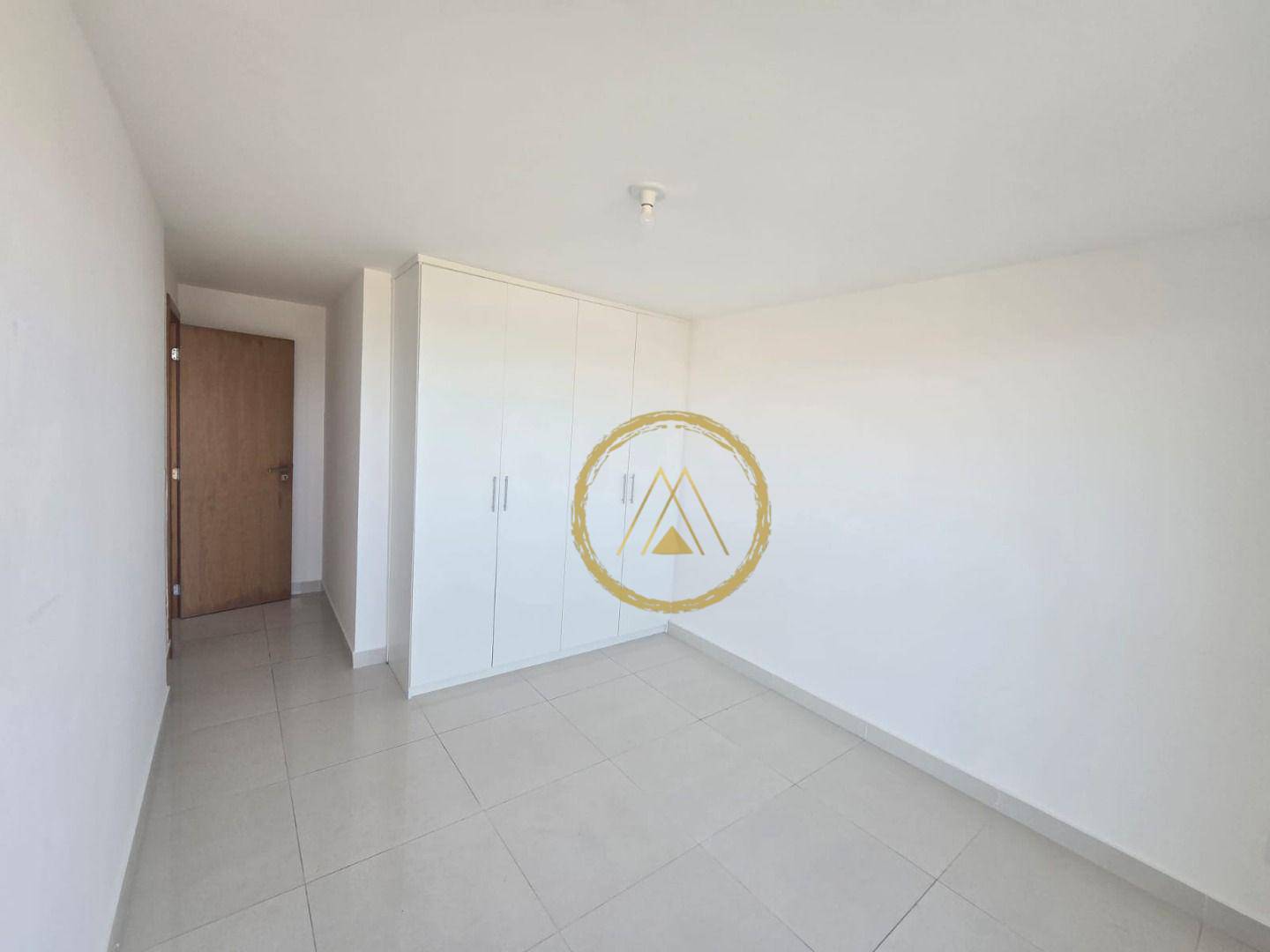 Apartamento para alugar com 4 quartos, 185m² - Foto 8