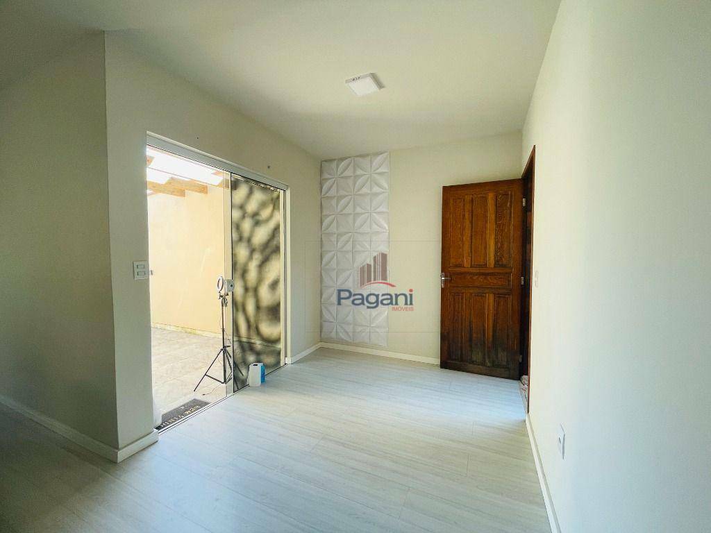 Casa para alugar com 2 quartos, 50m² - Foto 13