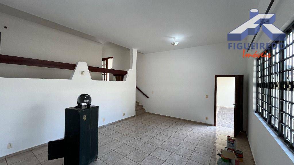 Casa à venda com 3 quartos, 300m² - Foto 24