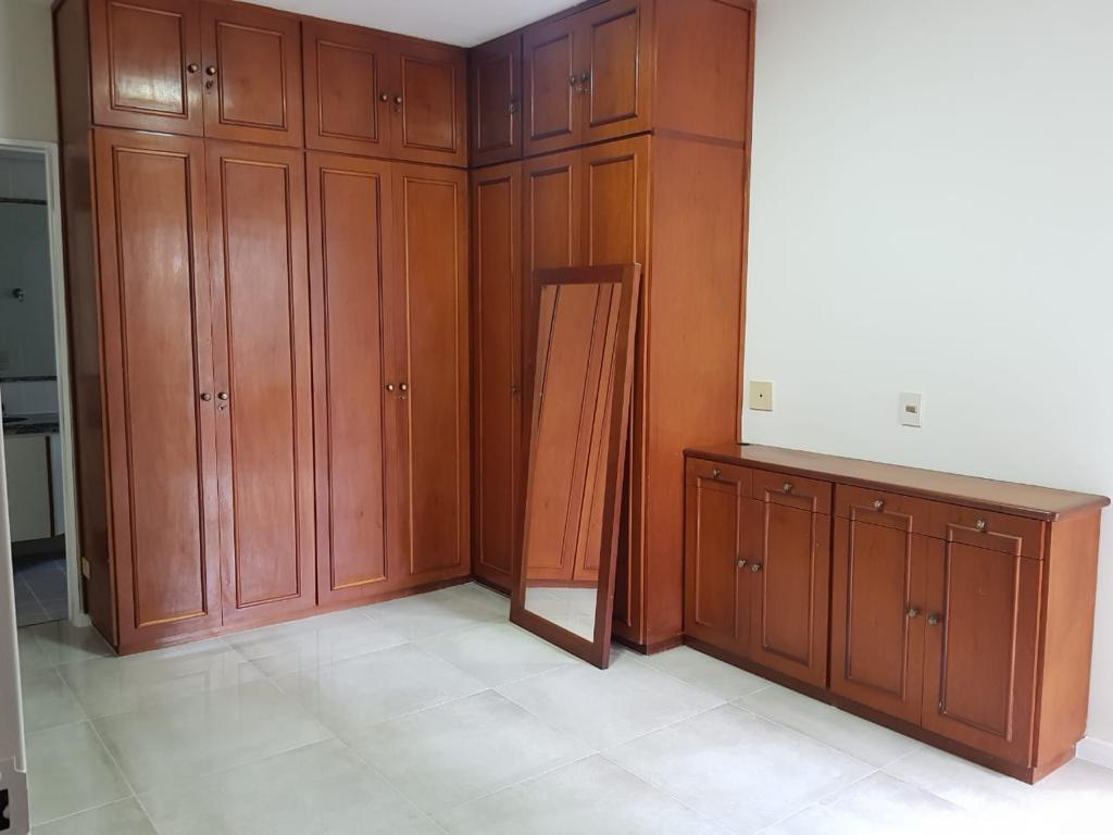 Apartamento à venda com 3 quartos, 127m² - Foto 2