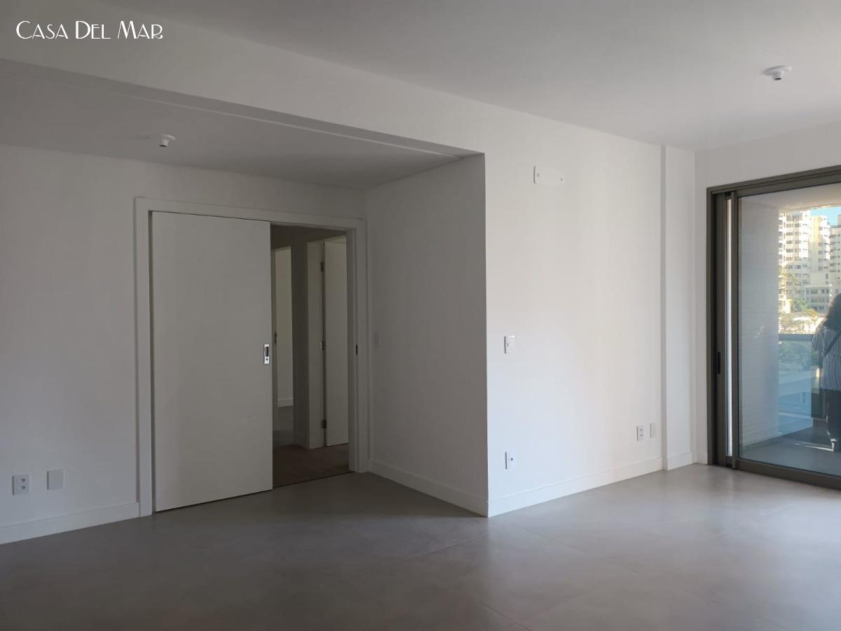 Apartamento à venda com 3 quartos, 95m² - Foto 4