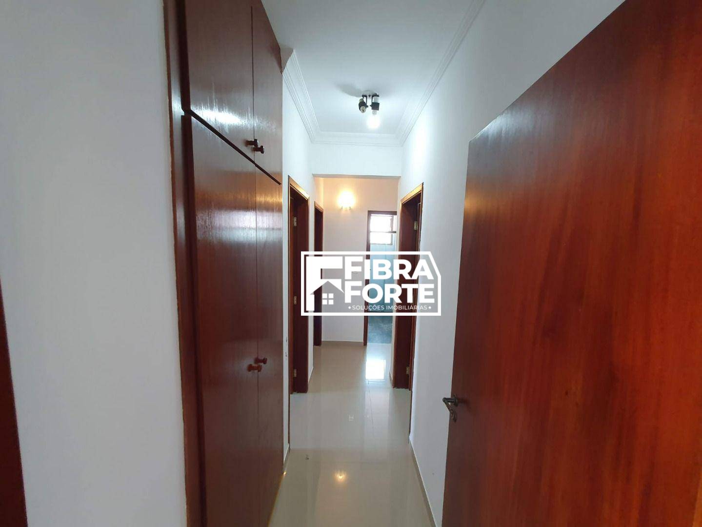Apartamento para alugar com 4 quartos, 150m² - Foto 23