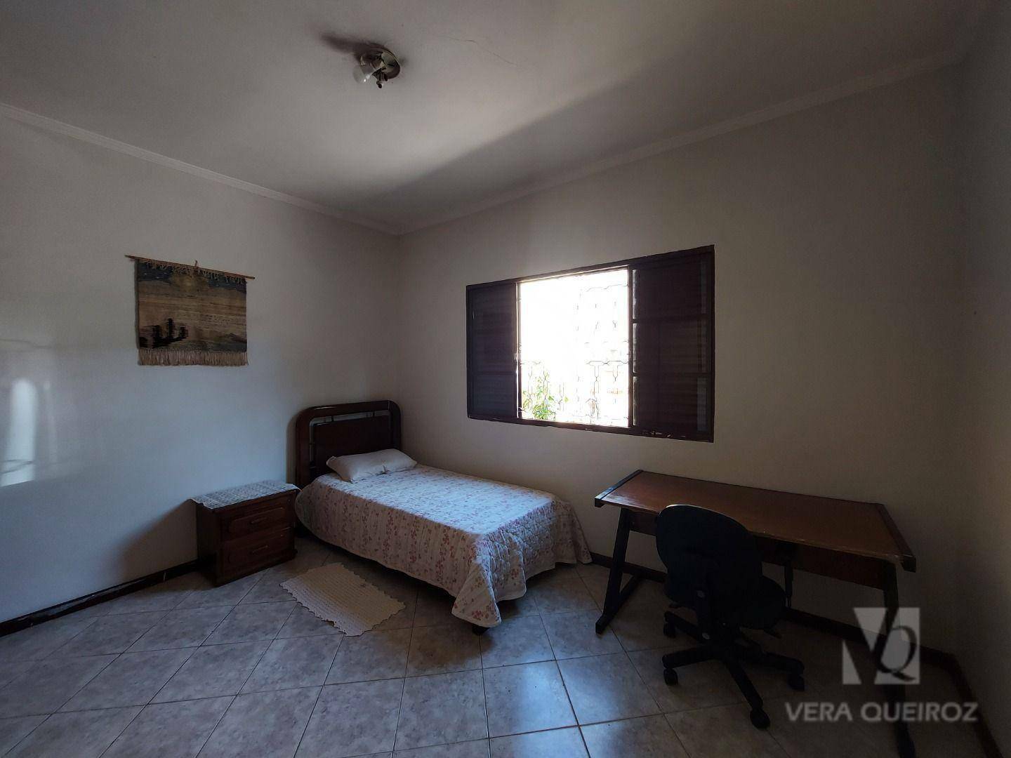 Casa à venda com 2 quartos, 320m² - Foto 8