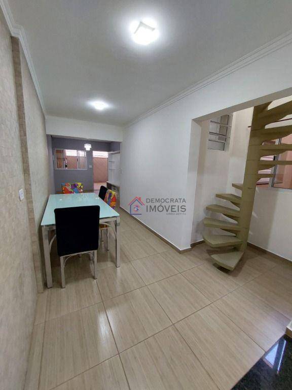 Casa à venda com 3 quartos, 120m² - Foto 2