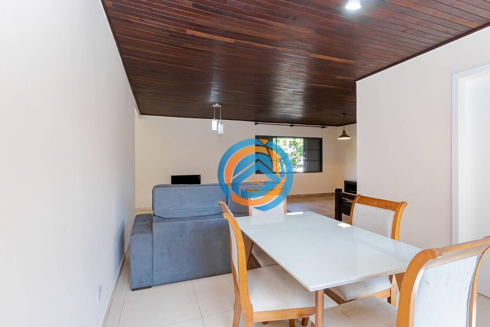 Casa à venda com 3 quartos, 220m² - Foto 6