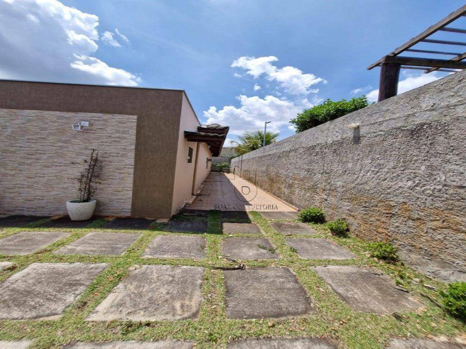 Casa de Condomínio à venda com 3 quartos, 277m² - Foto 2