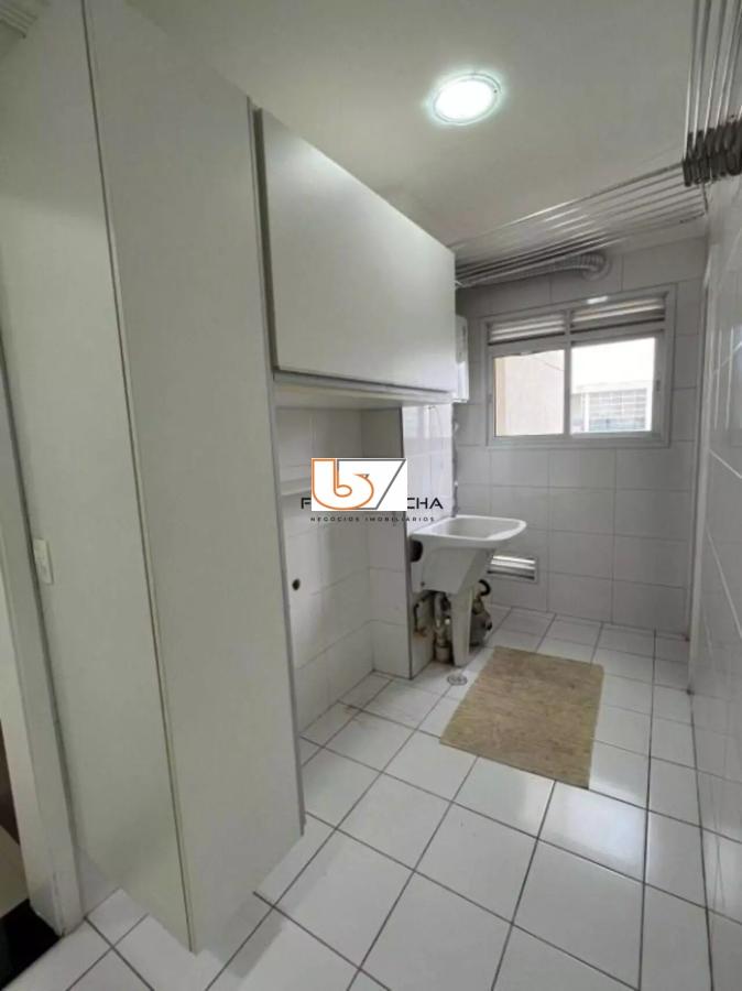 Apartamento para alugar com 3 quartos, 202m² - Foto 16