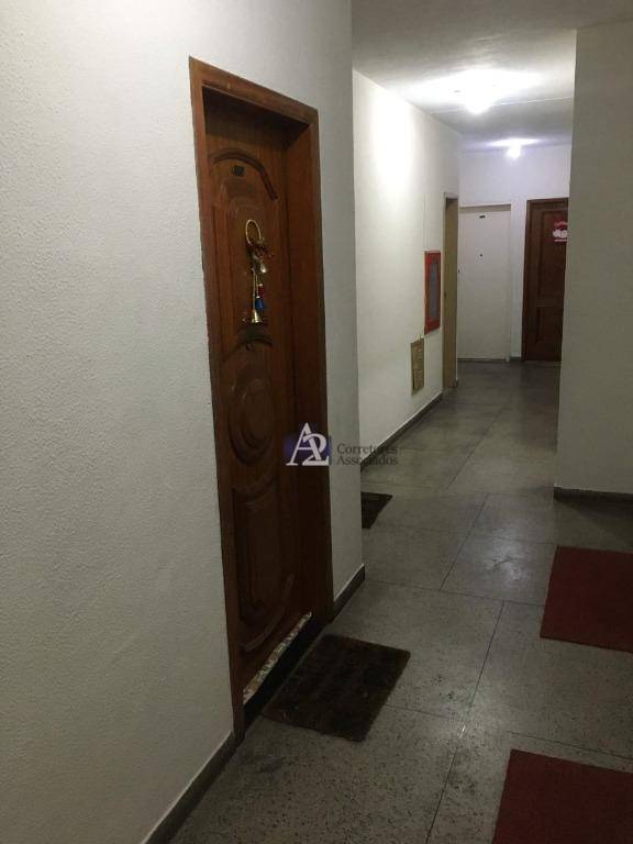 Apartamento à venda com 2 quartos, 62m² - Foto 3