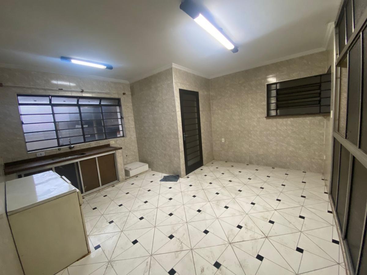 Sobrado para alugar com 4 quartos, 250m² - Foto 8