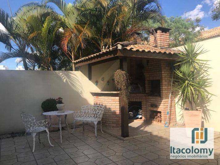 Casa de Condomínio à venda com 4 quartos, 167m² - Foto 2