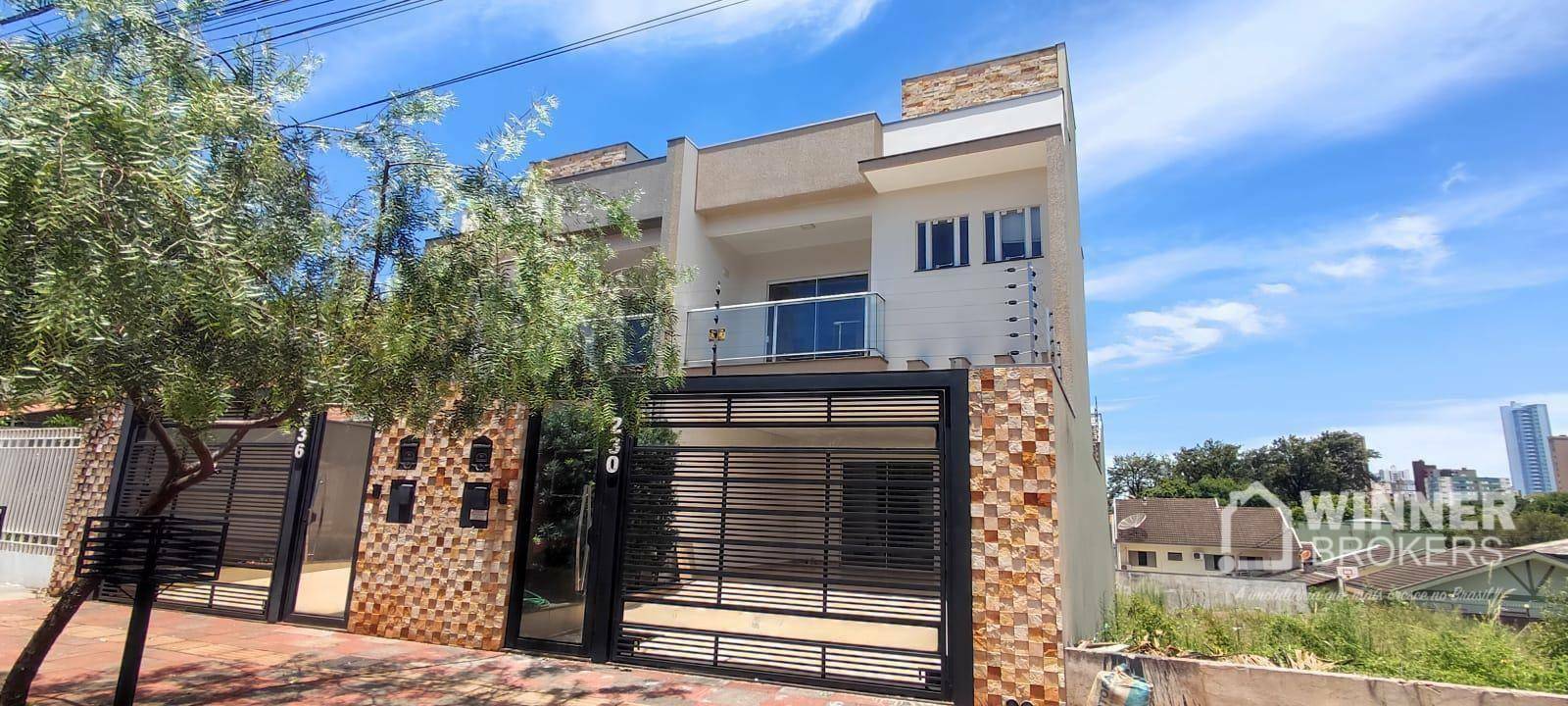 Sobrado à venda com 3 quartos, 220m² - Foto 1