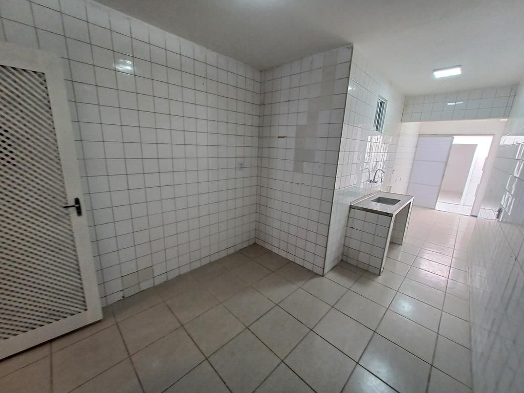 Casa para alugar com 3 quartos, 200m² - Foto 10