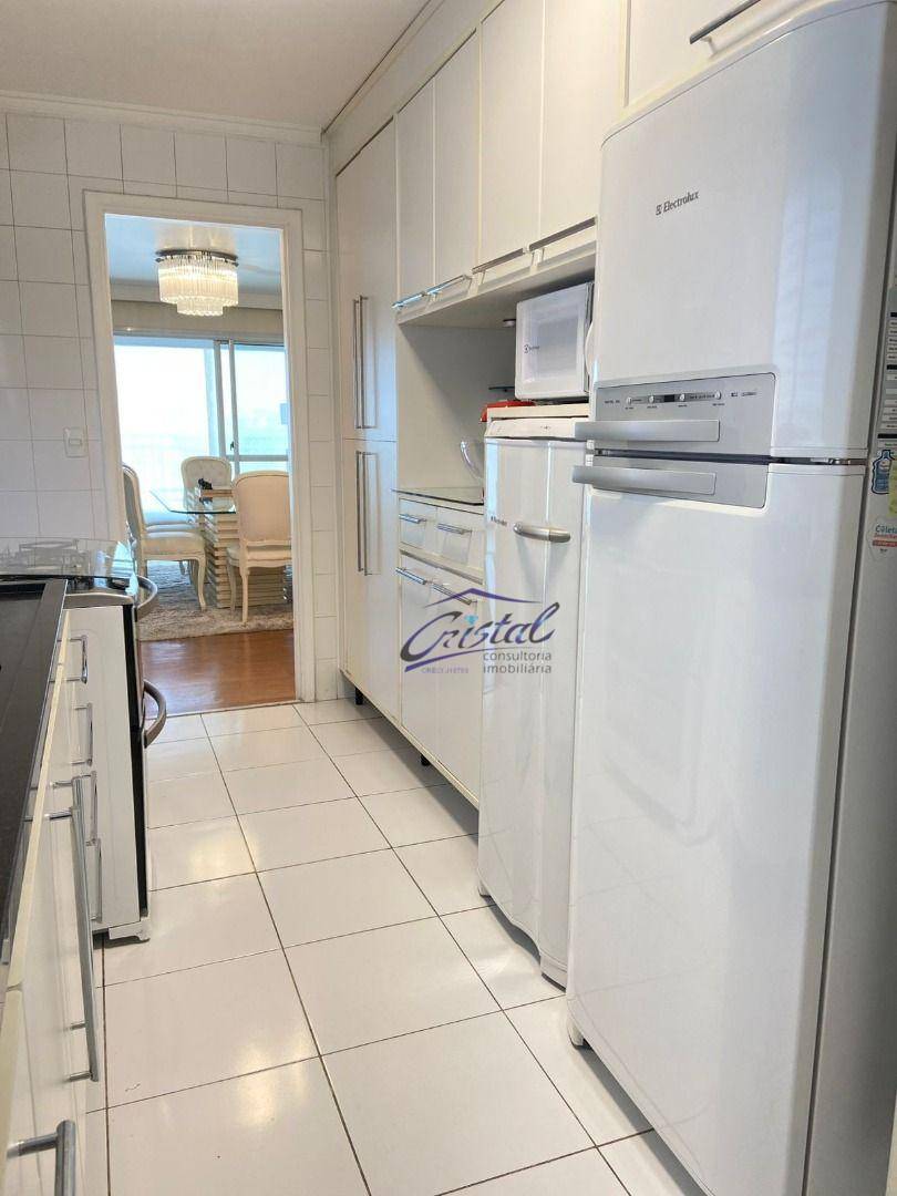 Apartamento para alugar com 4 quartos, 134m² - Foto 8