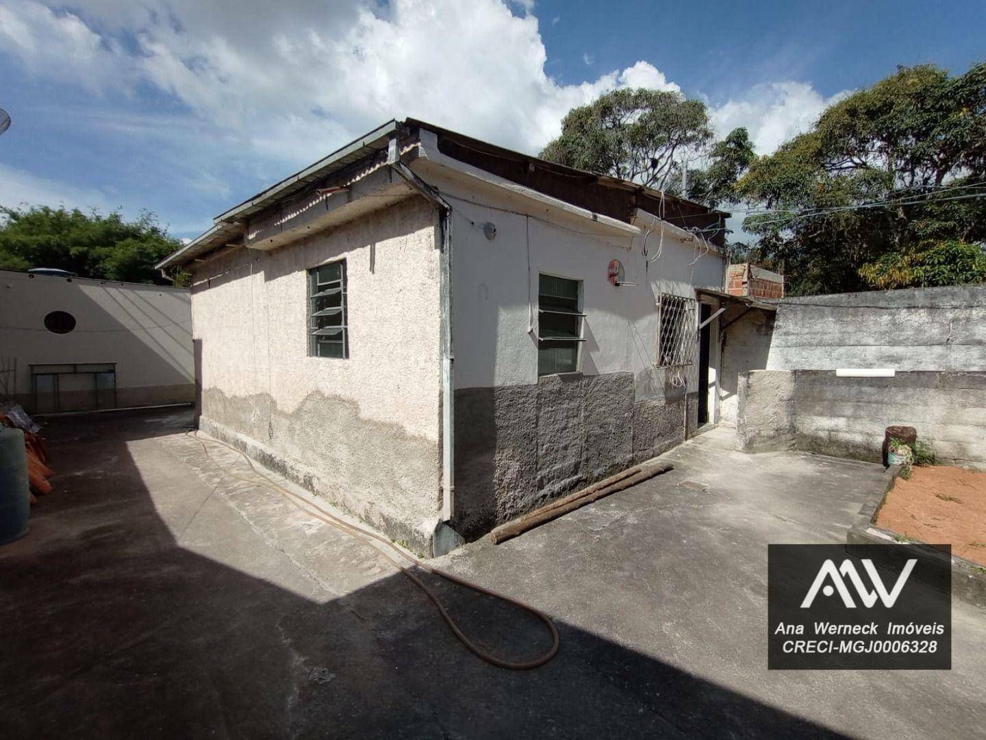 Casa à venda com 3 quartos, 90m² - Foto 1