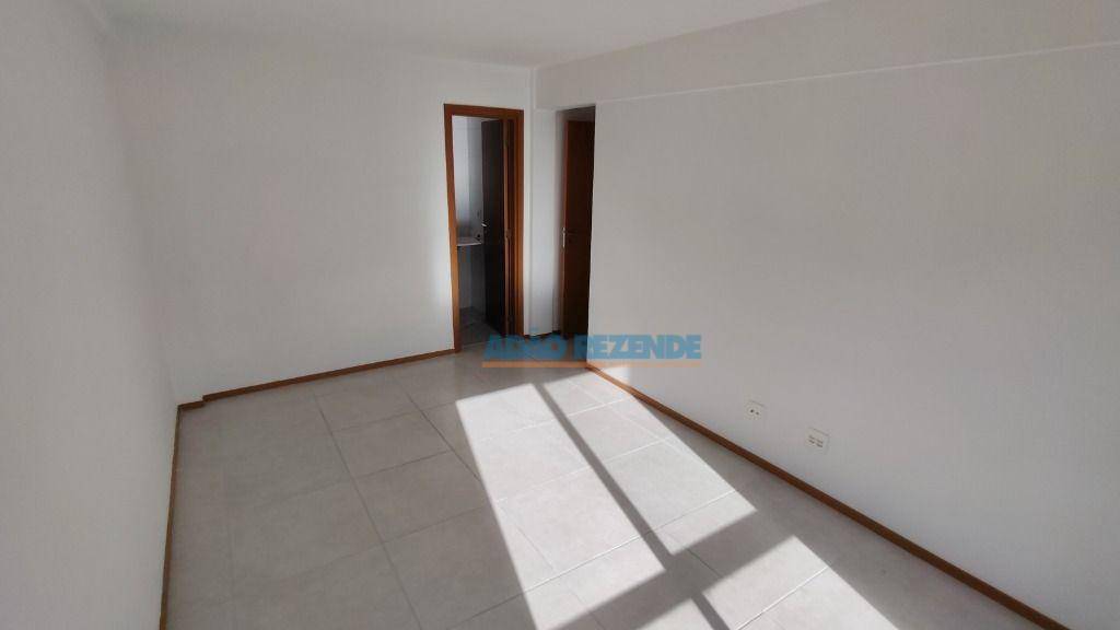 Apartamento à venda com 2 quartos, 70m² - Foto 10