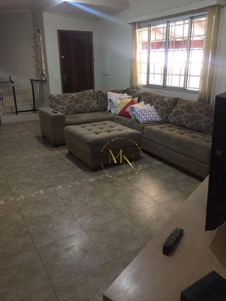 Sobrado à venda com 3 quartos, 200m² - Foto 1