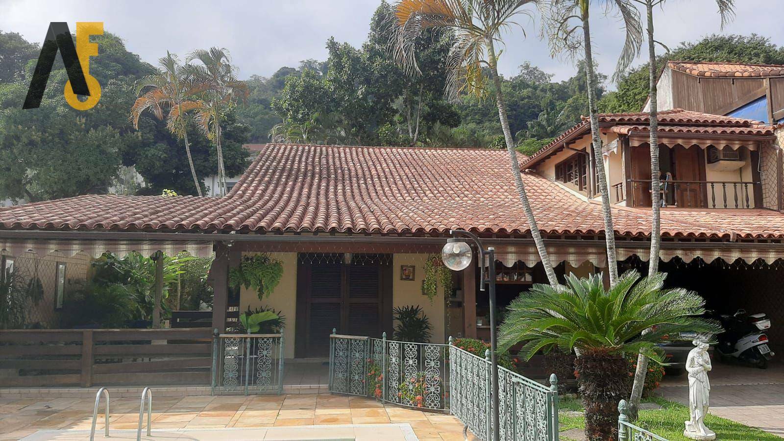 Casa de Condomínio à venda com 5 quartos, 383m² - Foto 2